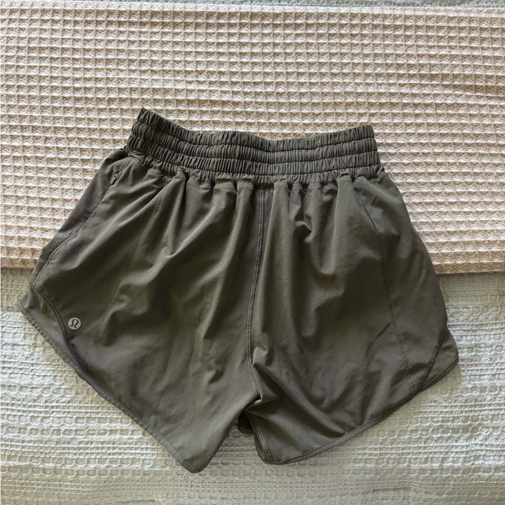 lululemon athletica Olive Green High-Rise hottie hot Shorts size 2 - Picture 3 of 4